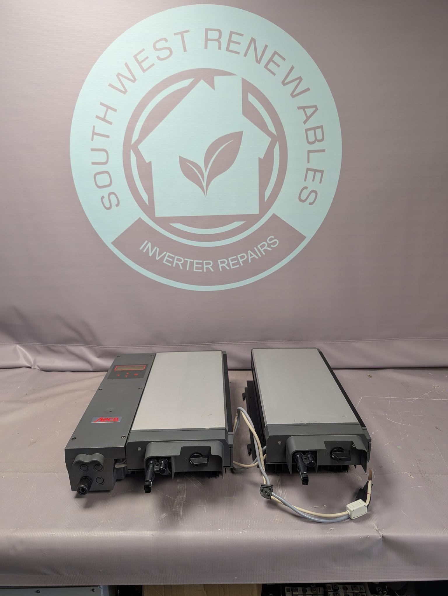 Philips -StecaGrid 2000+ Master and slave unit 4 kw system