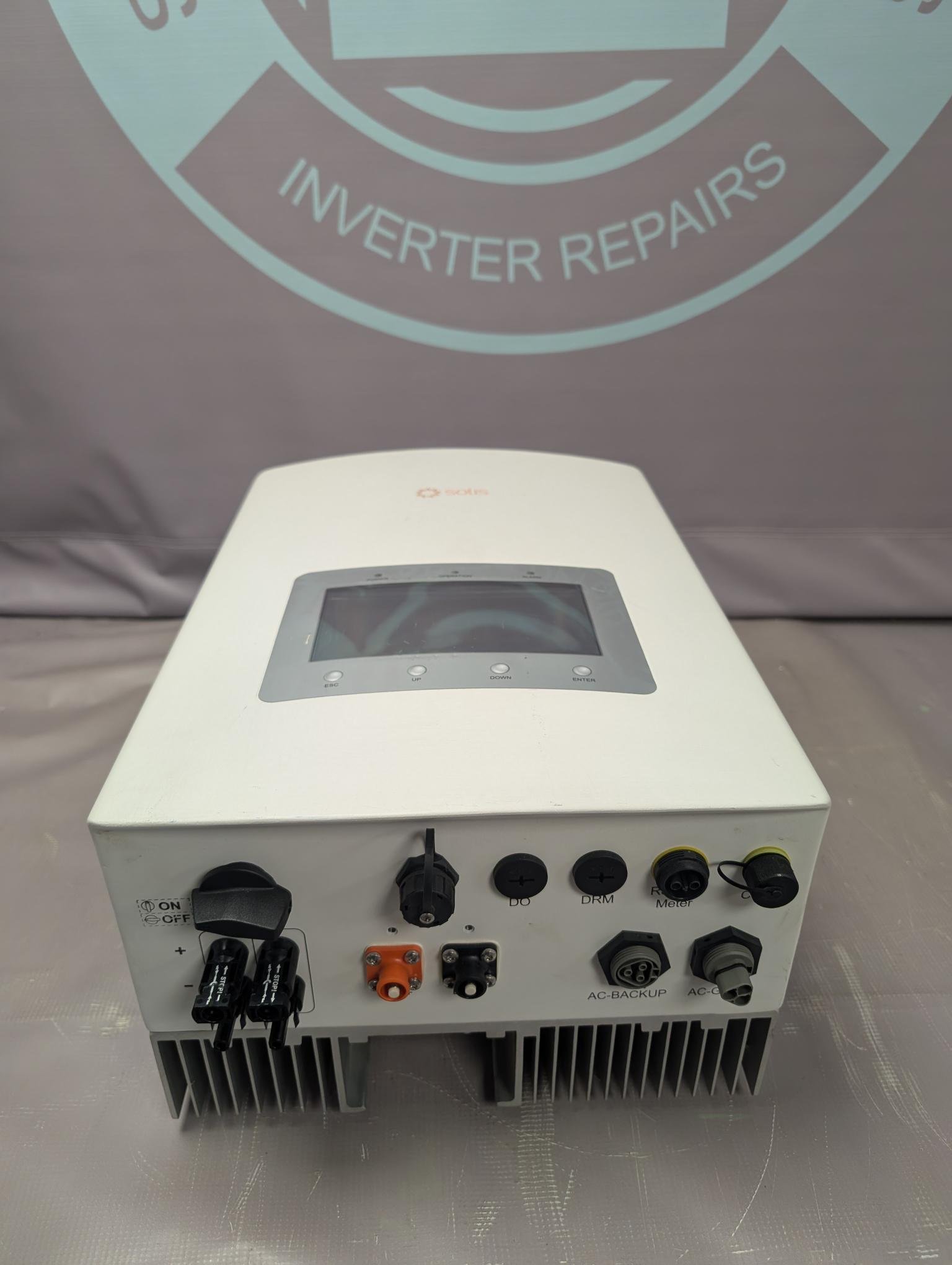 Solis S5-RH1P3.6K-48ES 3.6KW Hybrid Controller Inverter Battery storage Bare Unit