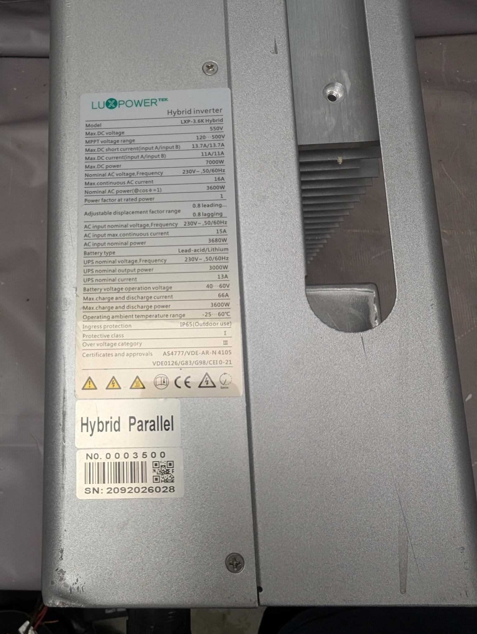 Lux power 3.6kwh LXP3600 Hybrid Inverter parallel bare unit - Image 2