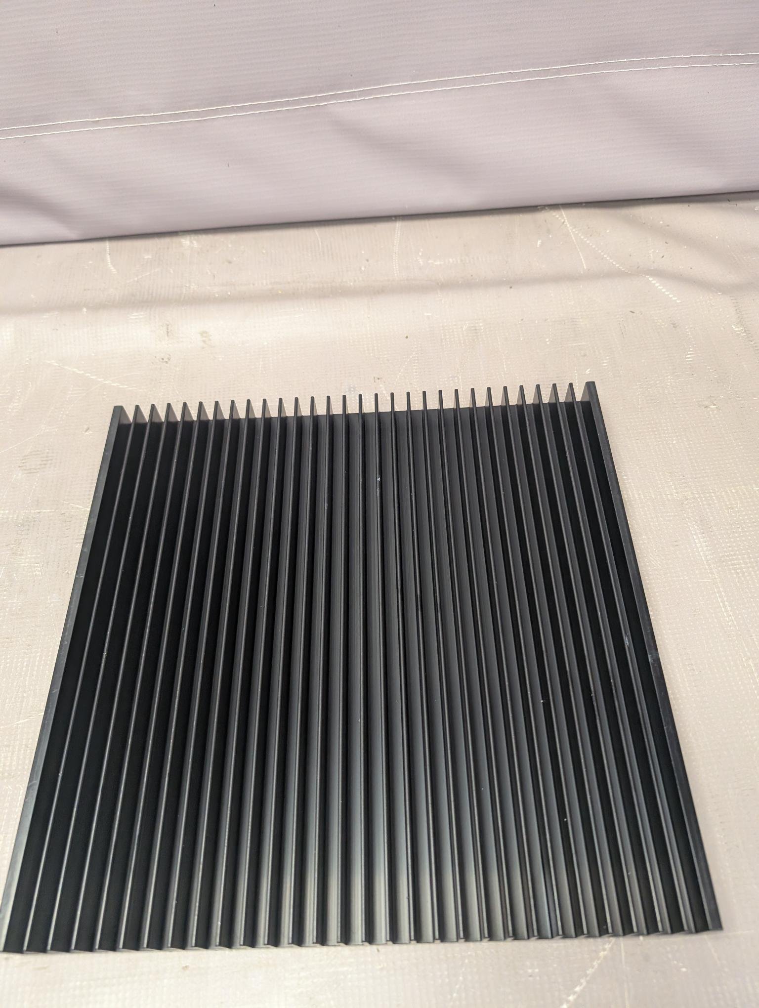Large heatsink 300 x 295 x 28 mm - Image 2