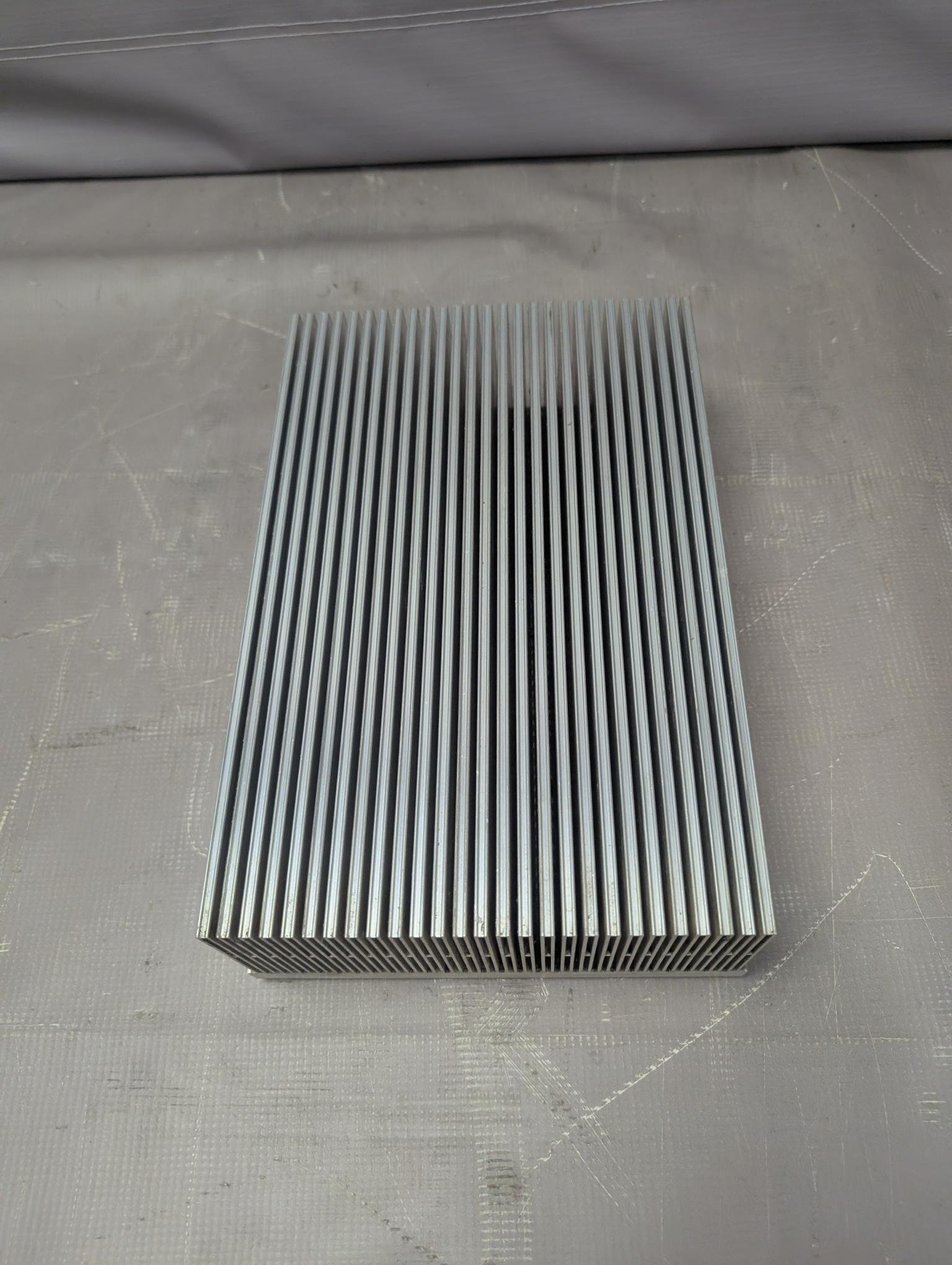 large Heatsink 300 x 200 x 90 mm - Image 3