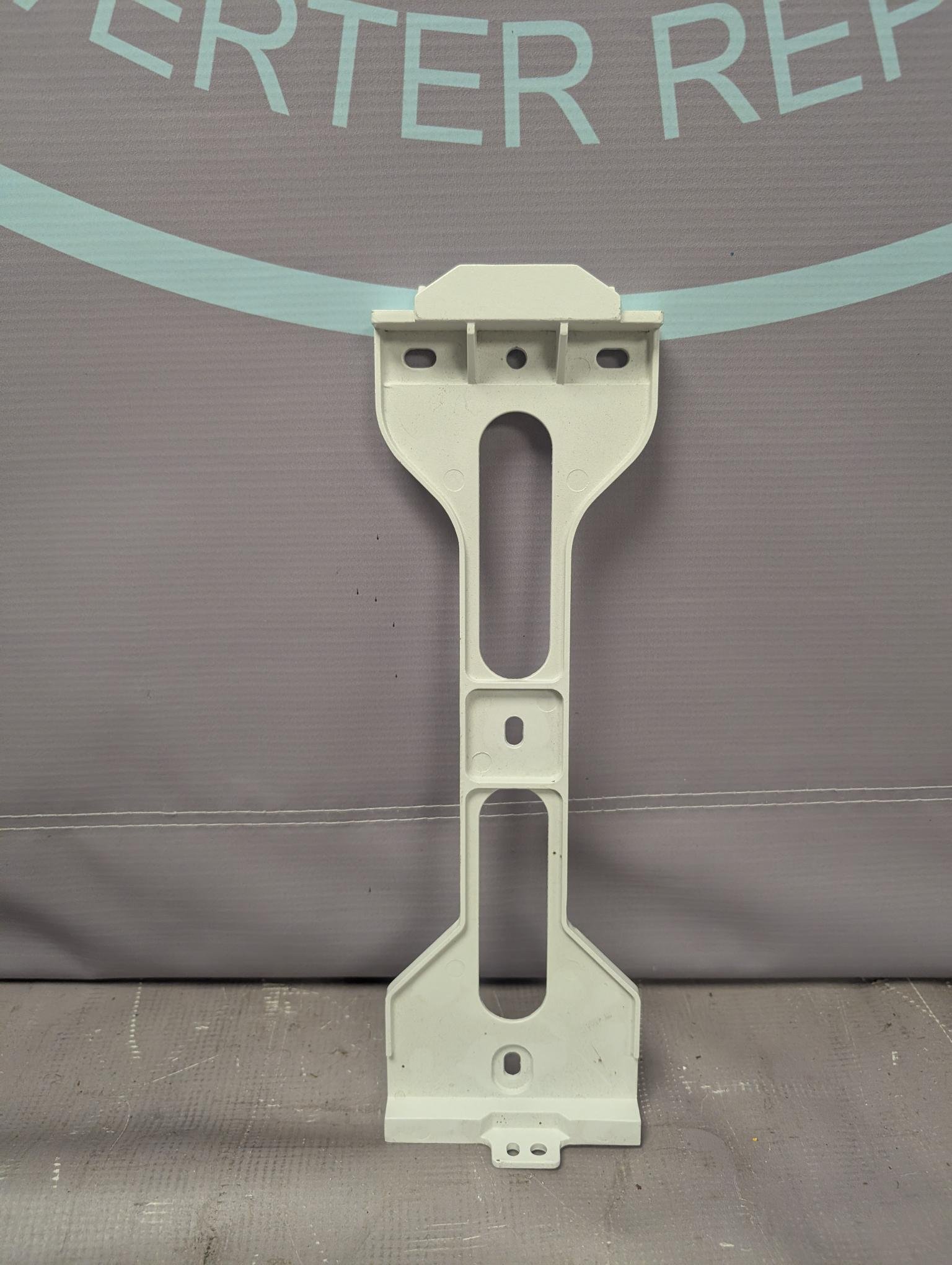Solis Hybrid wall bracket