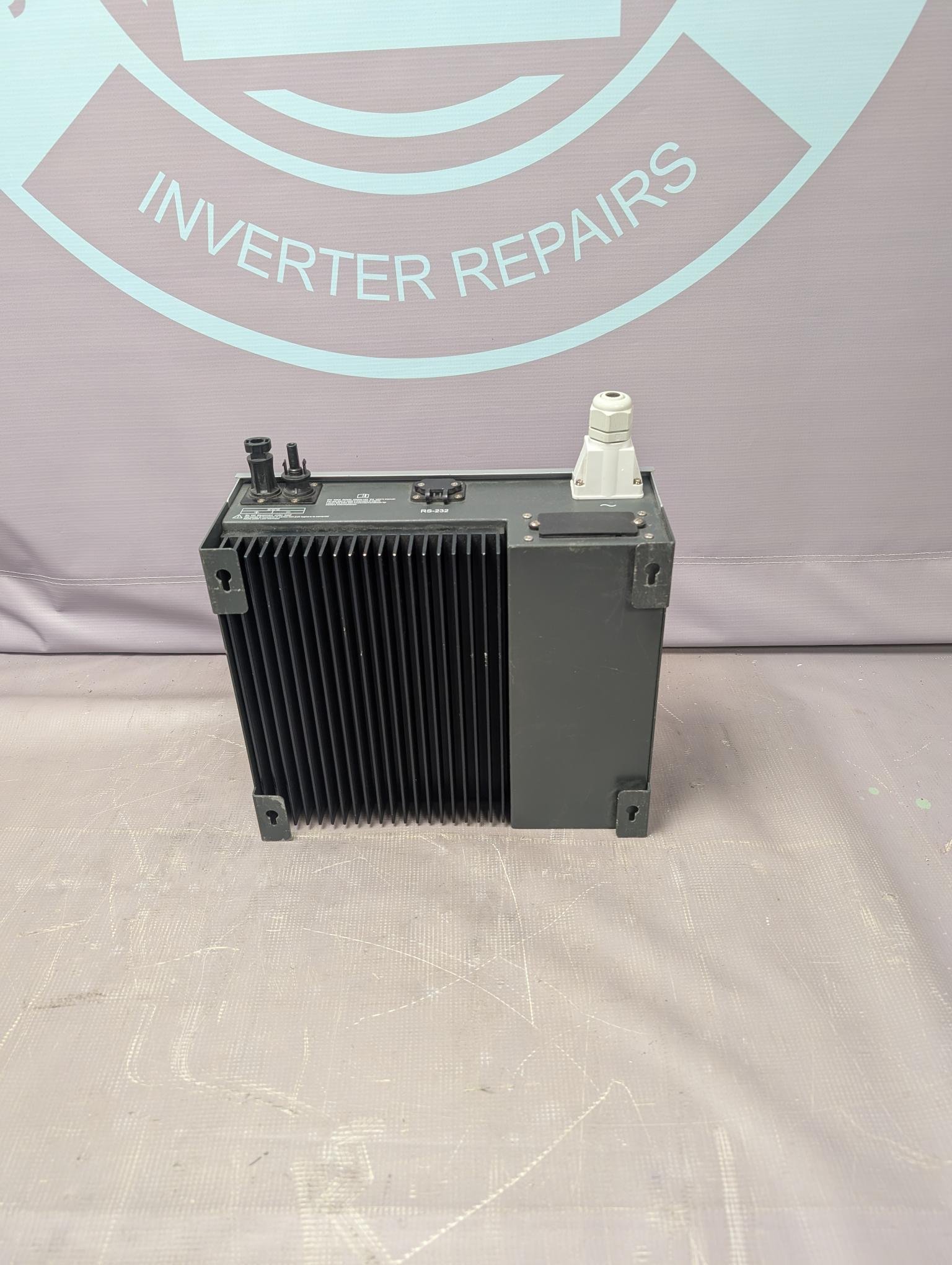 Chint power CPS SC1.5KTL 1.5 kw solar inverter 1650 w max - Image 2