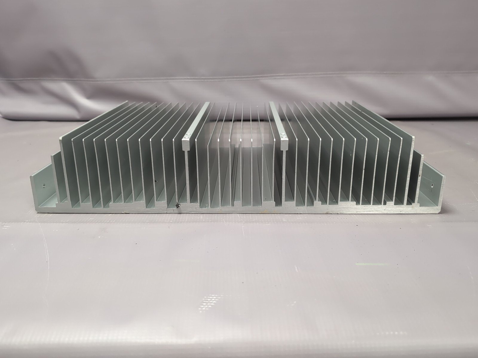 Large Aluminium Heatsink - 455 X 250 X 90 5 Kg Approx - Image 4