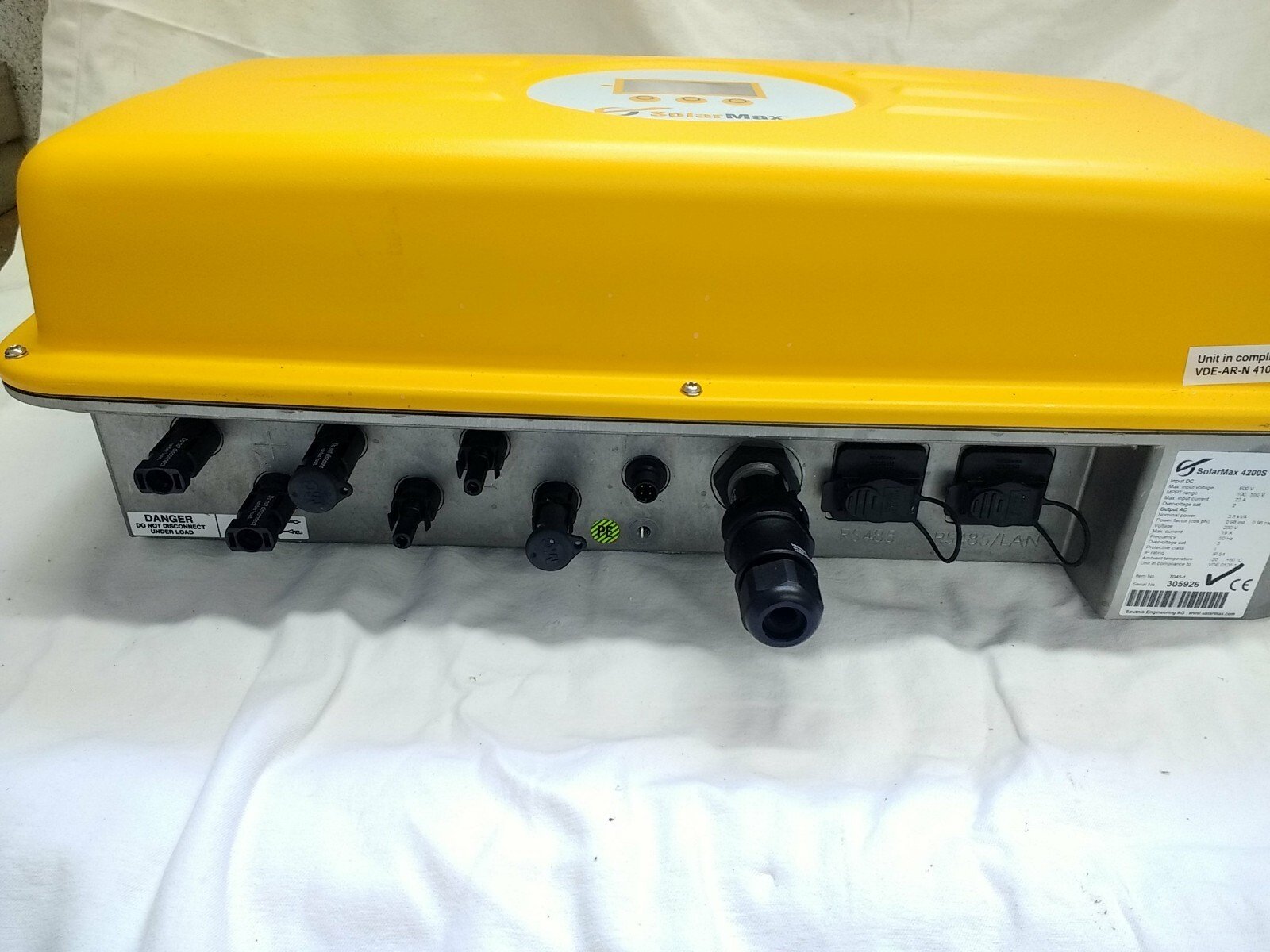 SolarMax 4200S 4.2kW Solar PV Inverter 230V Single Phase – AC Plug & Bracket - Image 3