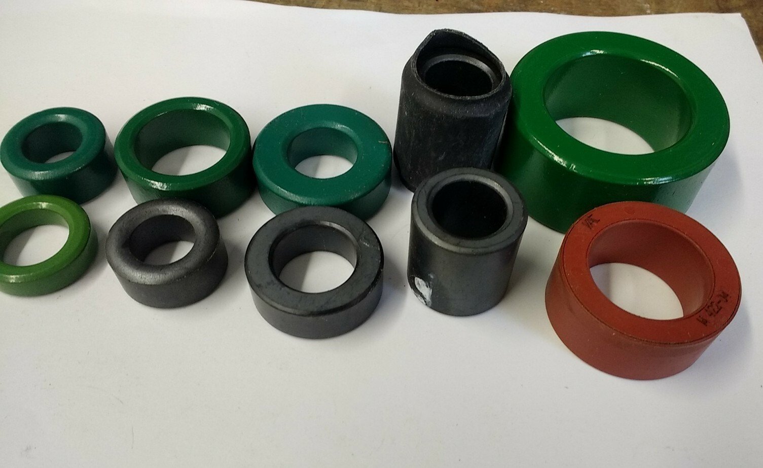 Assorted Ferrite Toroidal Cores (Pack of 10) – RF Noise Suppression / Ham Radio / EMI Filter - Image 3