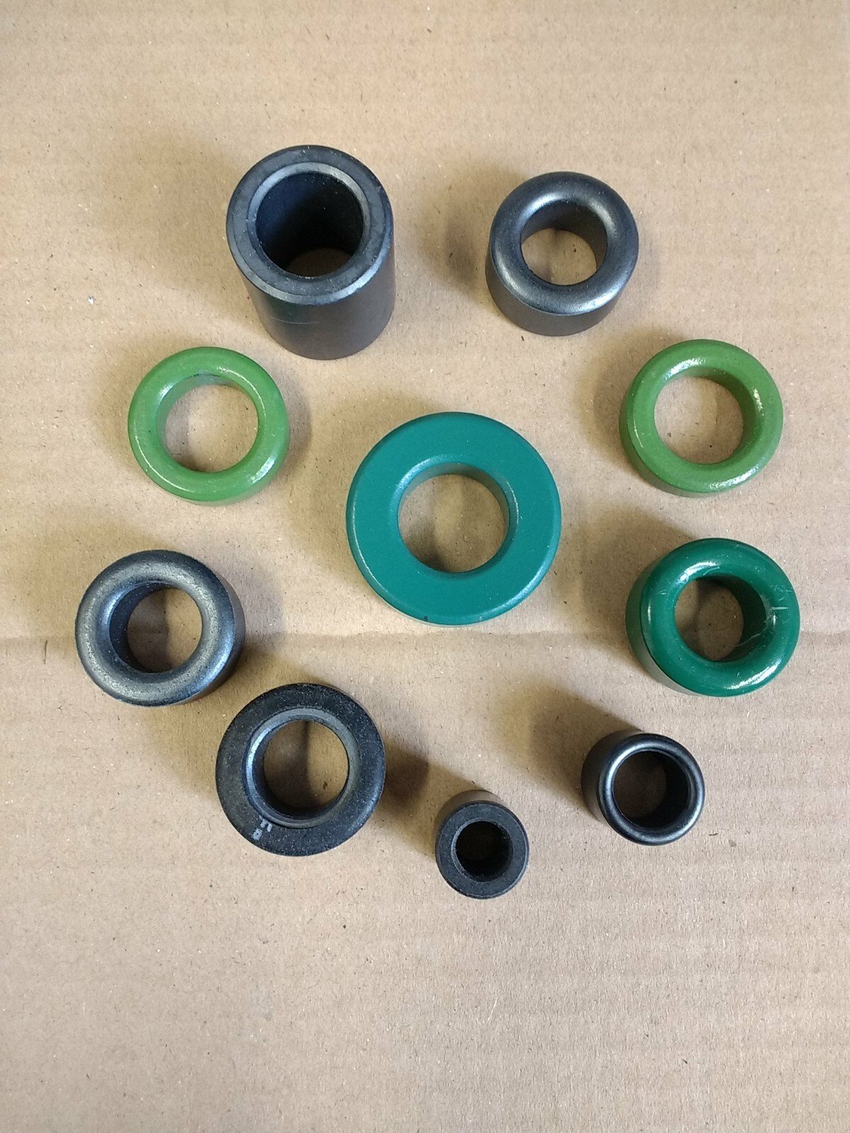 Assorted Ferrite Toroidal Cores (Pack of 10) – RF Noise Suppression / Ham Radio / EMI Filter - Image 8