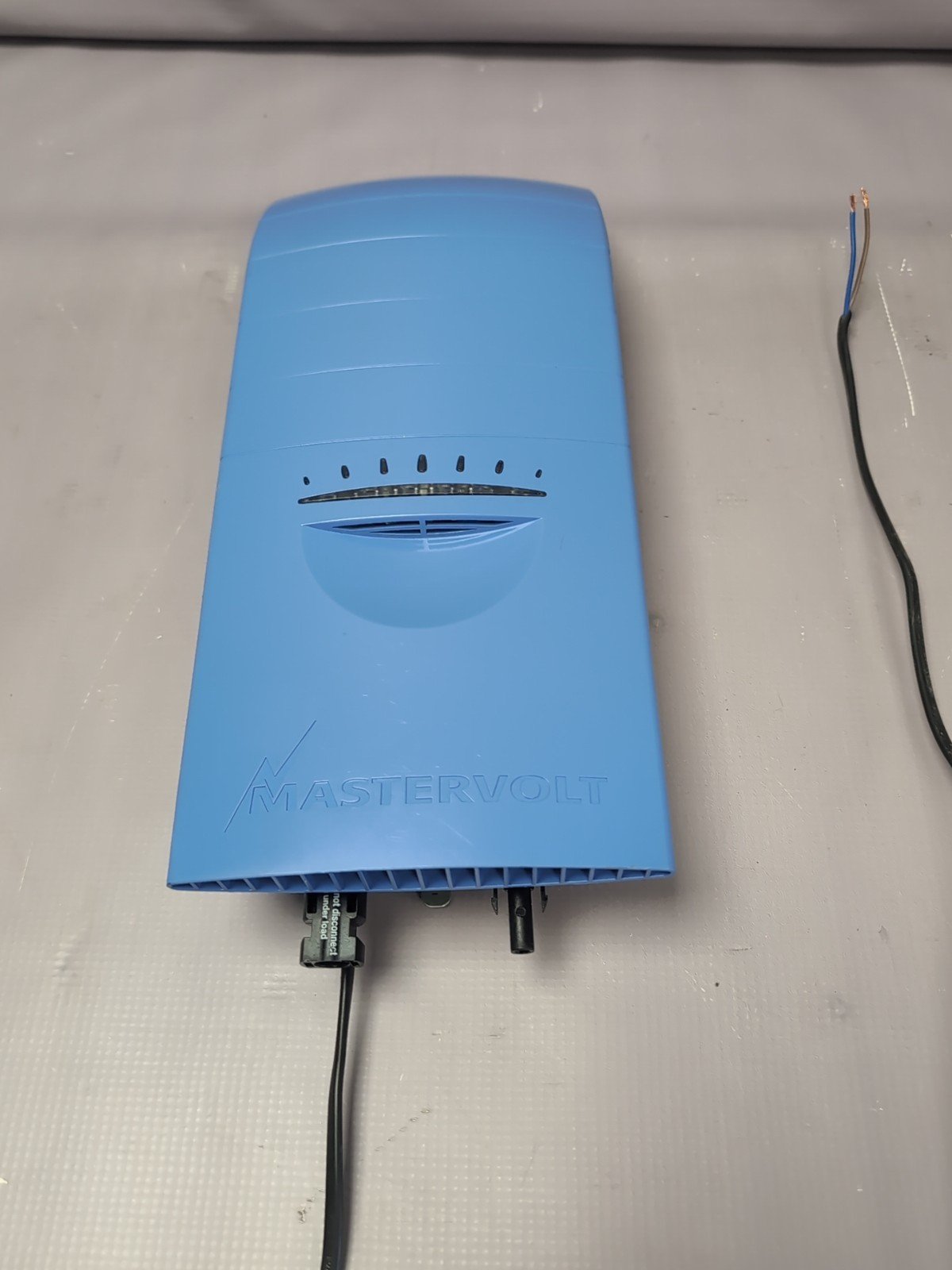 Mastervolt Soladin 600 600W Grid-Tie Solar PV Inverter 230V - Image 2