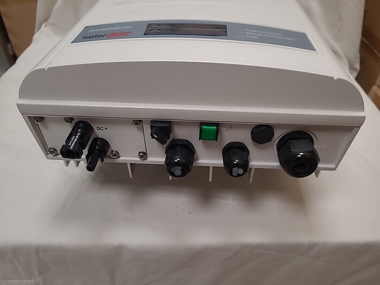 SolarEdge SE3000 3KW Solar PV Inverter No wall bracket - Image 3