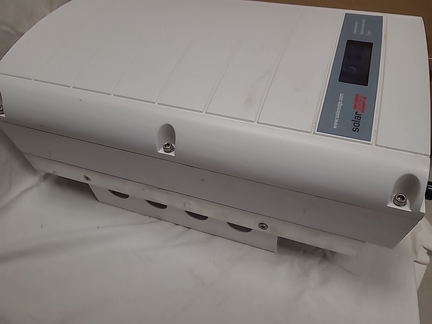 SolarEdge SE3000 3KW Solar PV Inverter No wall bracket - Image 4