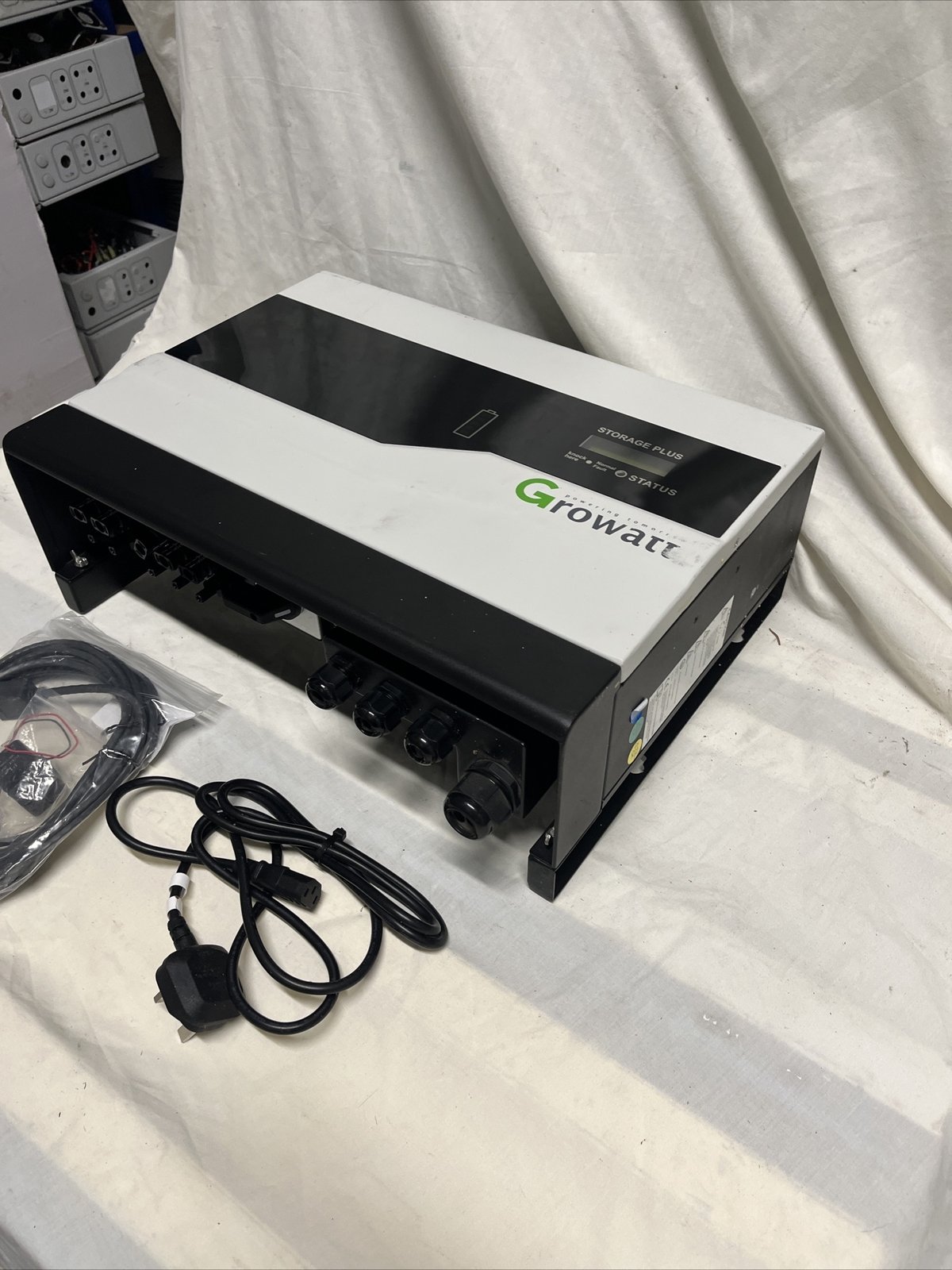 Growatt SP2000 Retrofit Storage Inverter / Charger Controller 2KW - Image 6