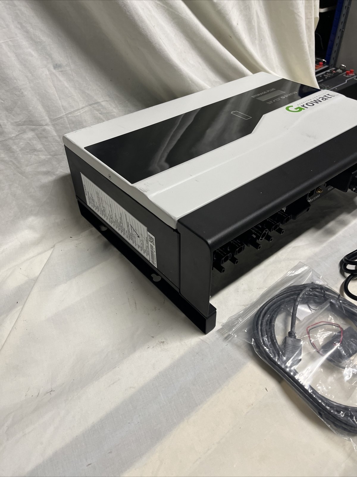 Growatt SP2000 Retrofit Storage Inverter / Charger Controller 2KW - Image 7